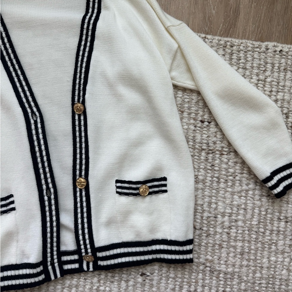 Handmade Aventina Knitwear - Picture 4 of 5